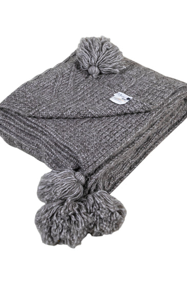 Knitted TEXTURE Knit throw Brown with tassels