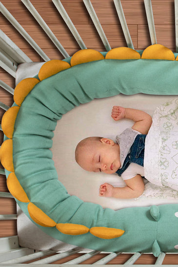 Knitted Dino BED BUMPER