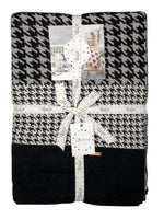 Load image into Gallery viewer, Knitted Navy Grey Hounds Tooth Pattern Throw
