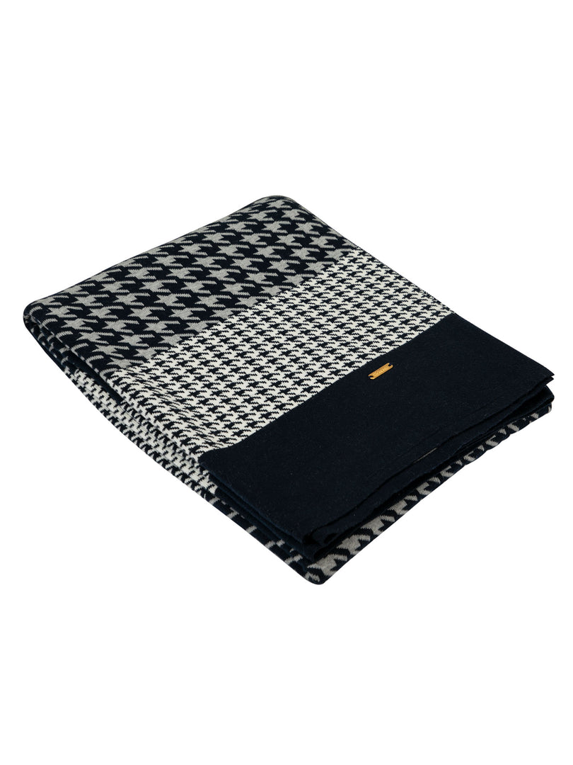 Knitted Navy Grey Hounds Tooth Pattern Throw