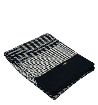 Knitted Navy Grey Hounds Tooth Pattern Throw