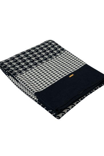 Knitted Navy Grey Hounds Tooth Pattern Throw