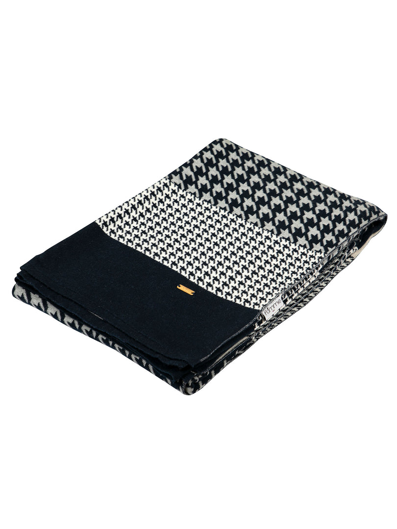 Knitted Navy Grey Hounds Tooth Pattern Throw