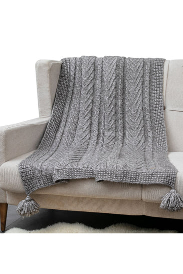 Knitted TEXTURE Knit throw Brown with tassels