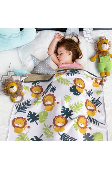 knitted Lion basket gift set